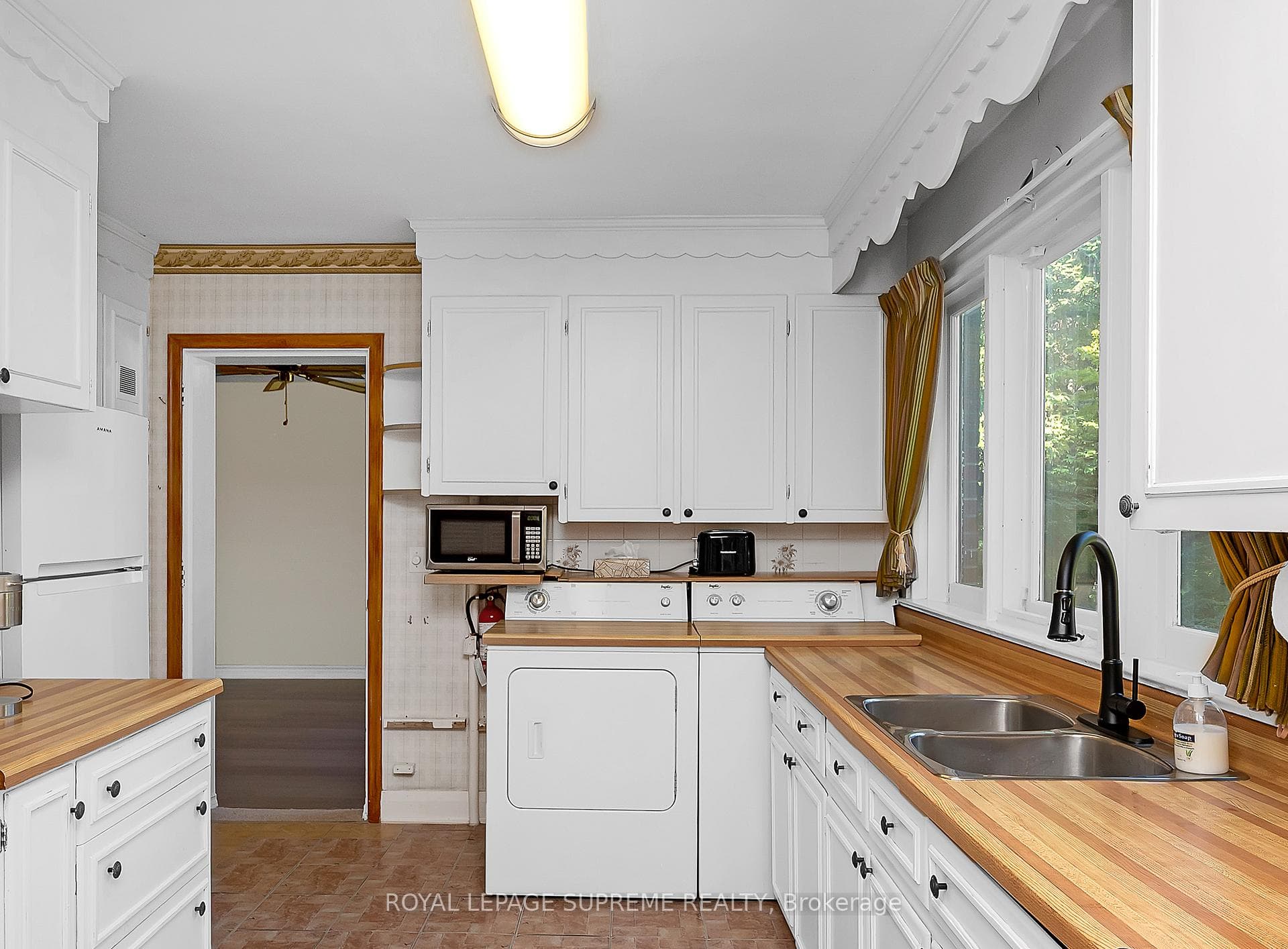 405 Stratheden Drive photo 21