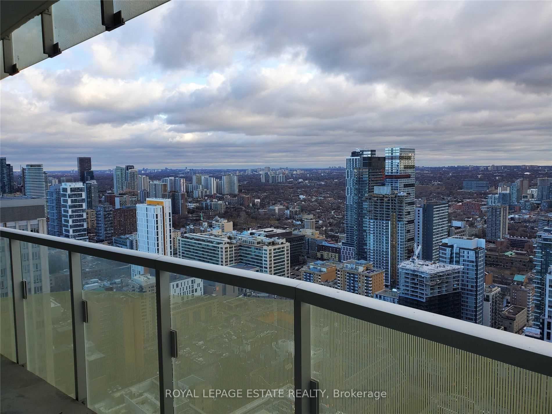 197 Yonge Street Unit 4105 photo 15