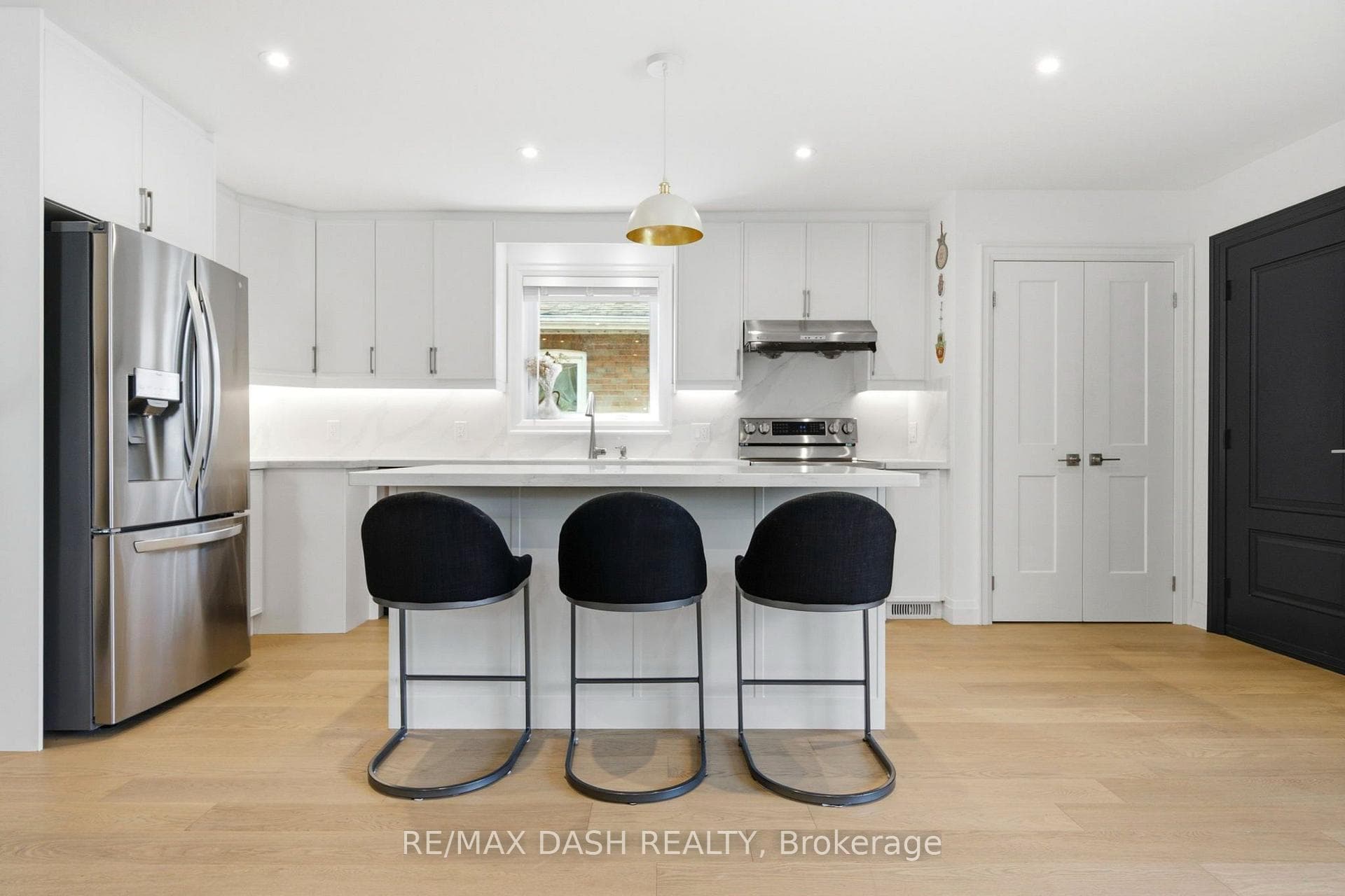 111 Gorman Park Road photo 3