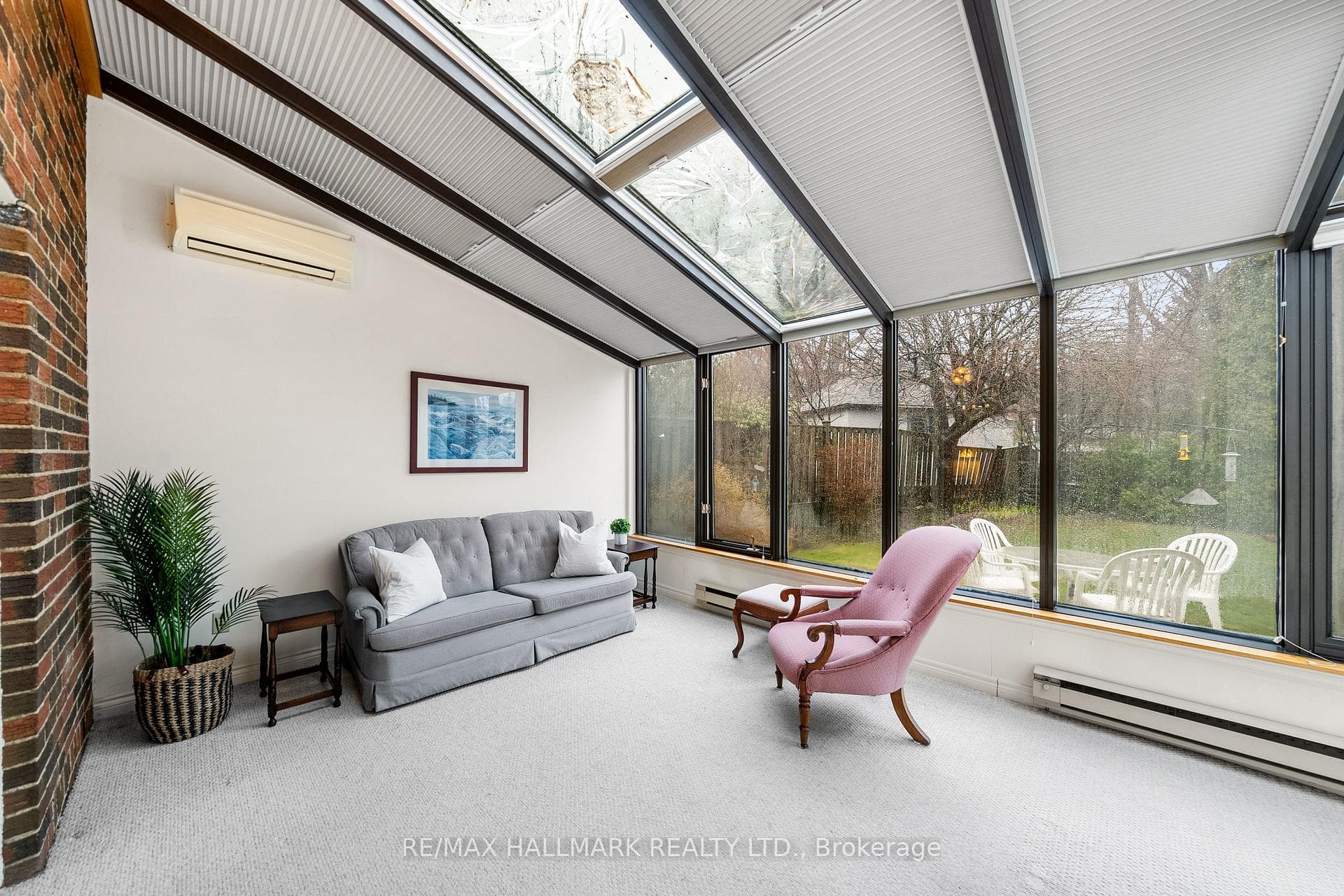 51 Lawrence Crescent photo 15