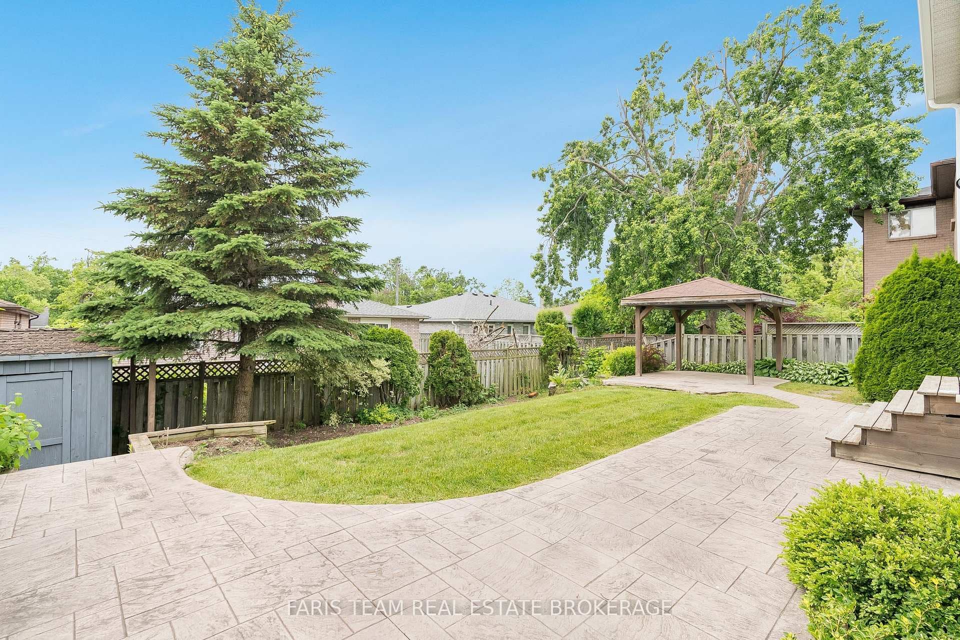 17 Radenhurst Crescent photo 36
