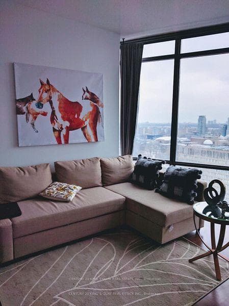 832 Bay Street Unit 2804 photo 4