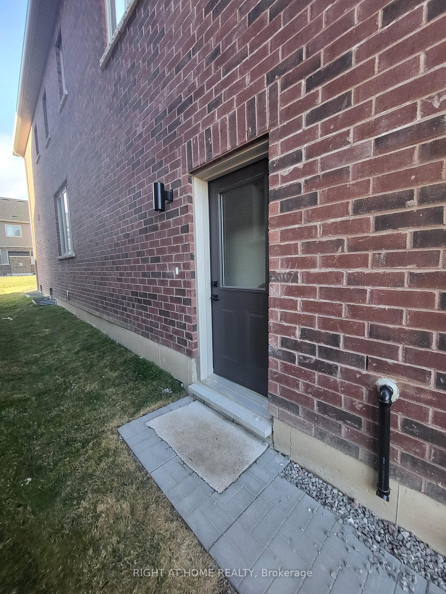 31 Shepherd Drive Unit Bsmt photo 2
