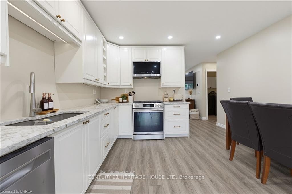 125 Whitlaw Way photo 4