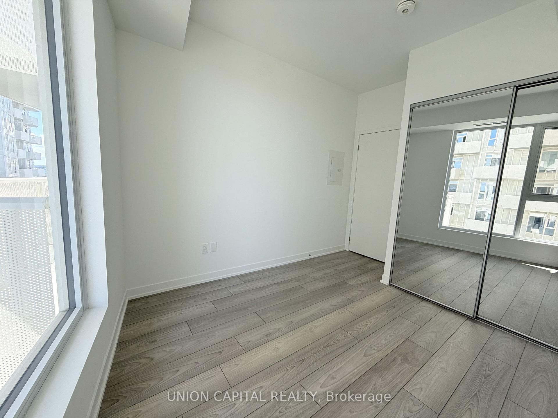 474 Caldari Road Unit 1701 photo 10