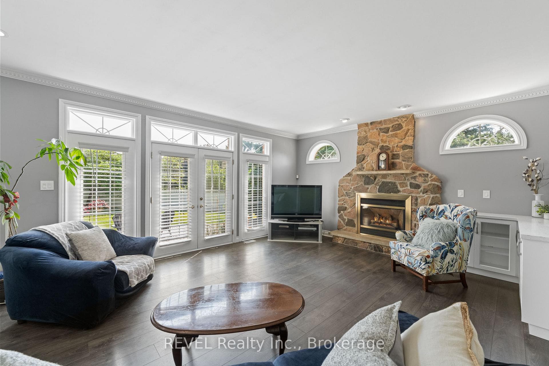 8055 Mount Carmel Boulevard photo 21