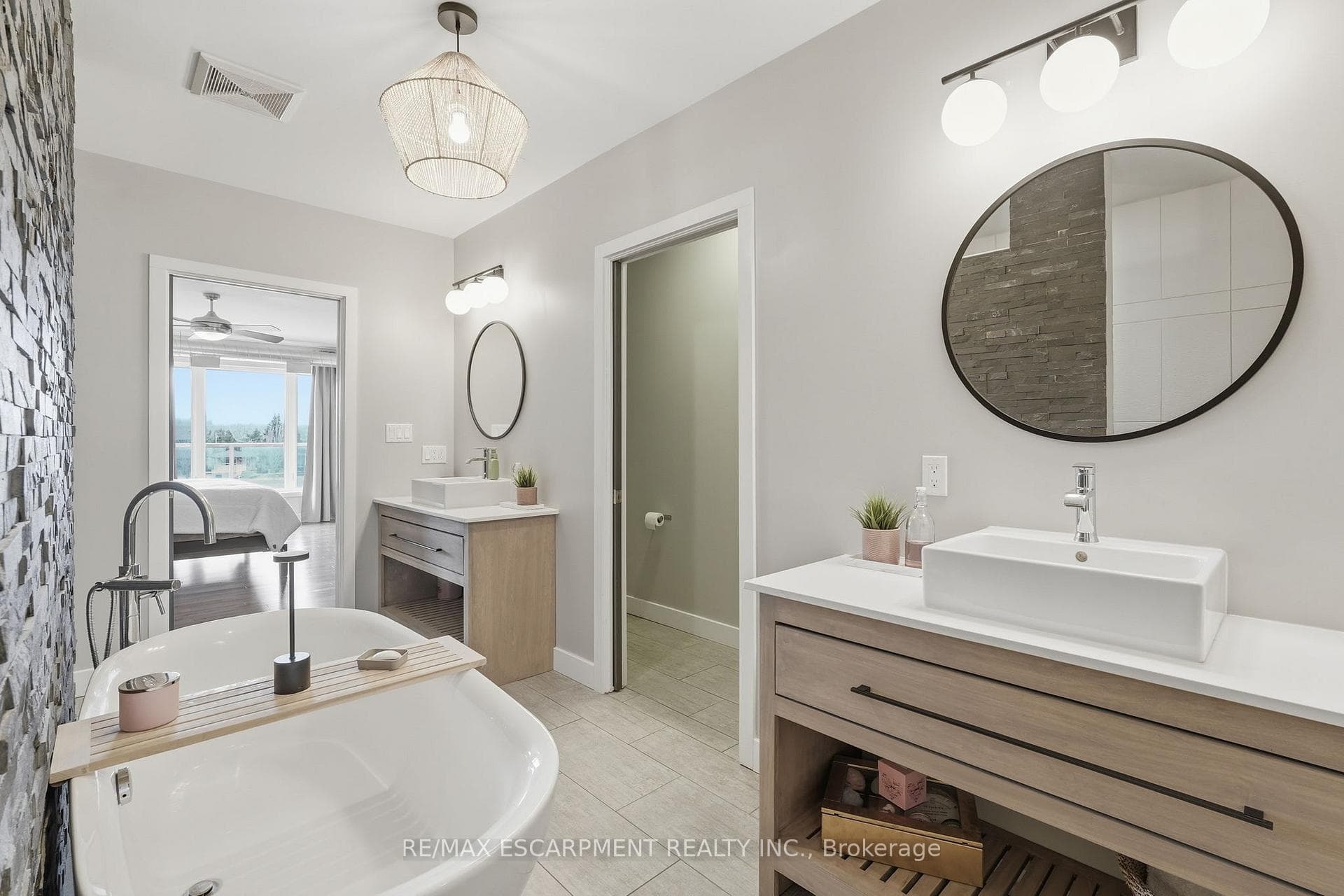 414 JOHN Street photo 28
