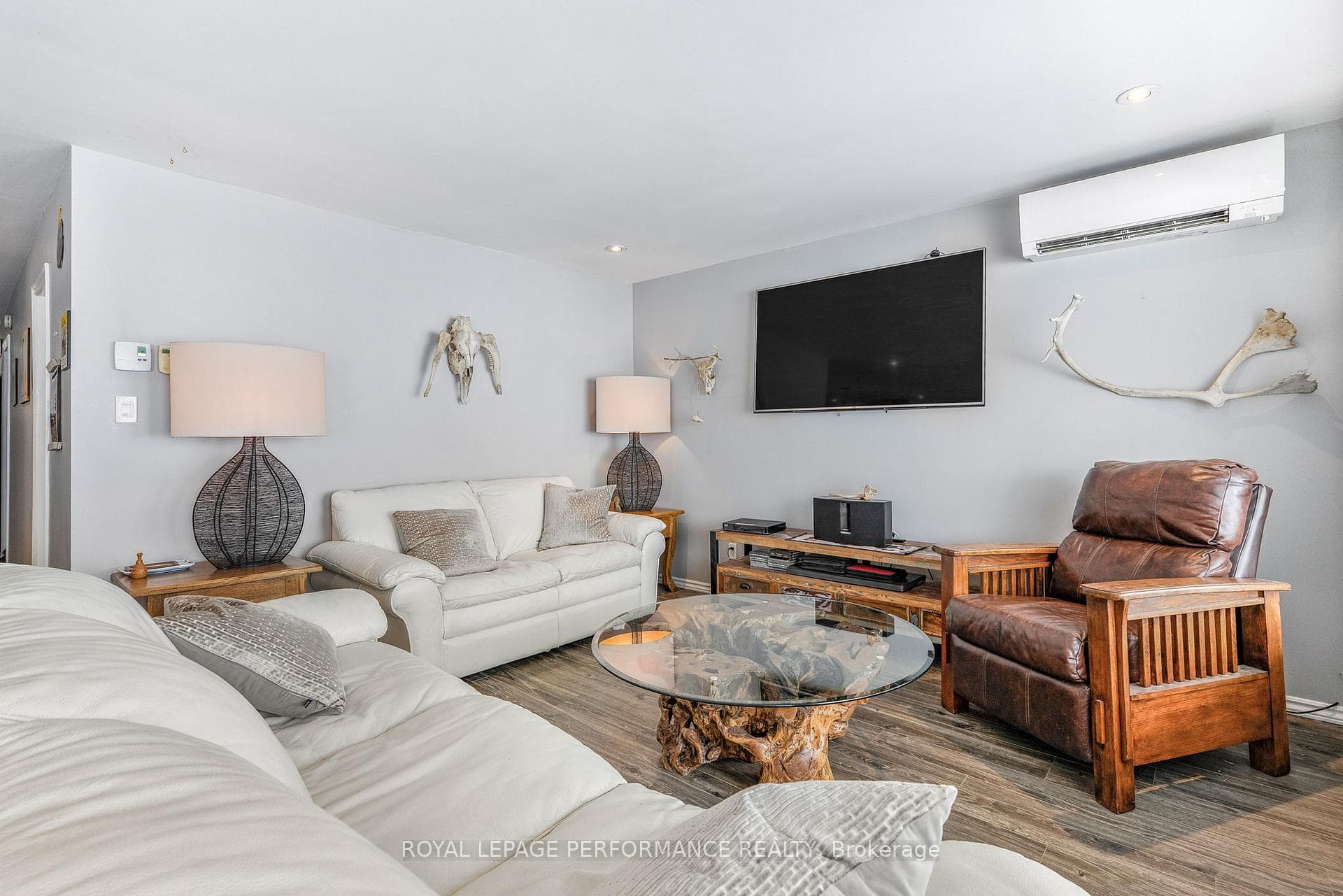 922 Lalonde Road photo 3