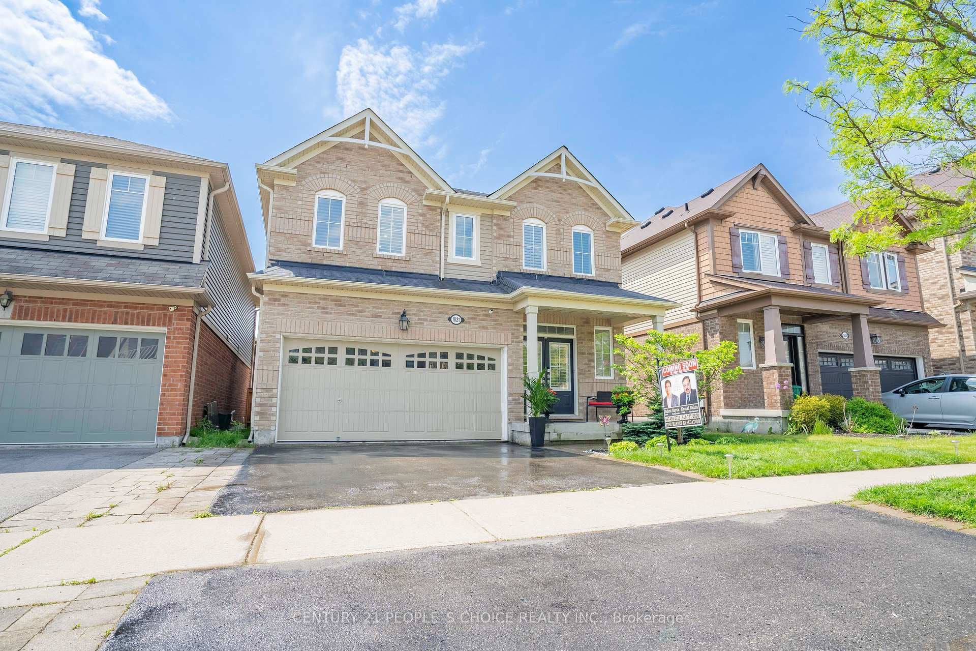 1821 Parkhurst Crescent photo 2
