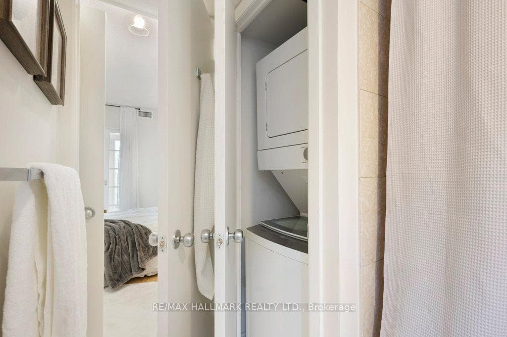 8 Park Road Unit 2608 photo 25