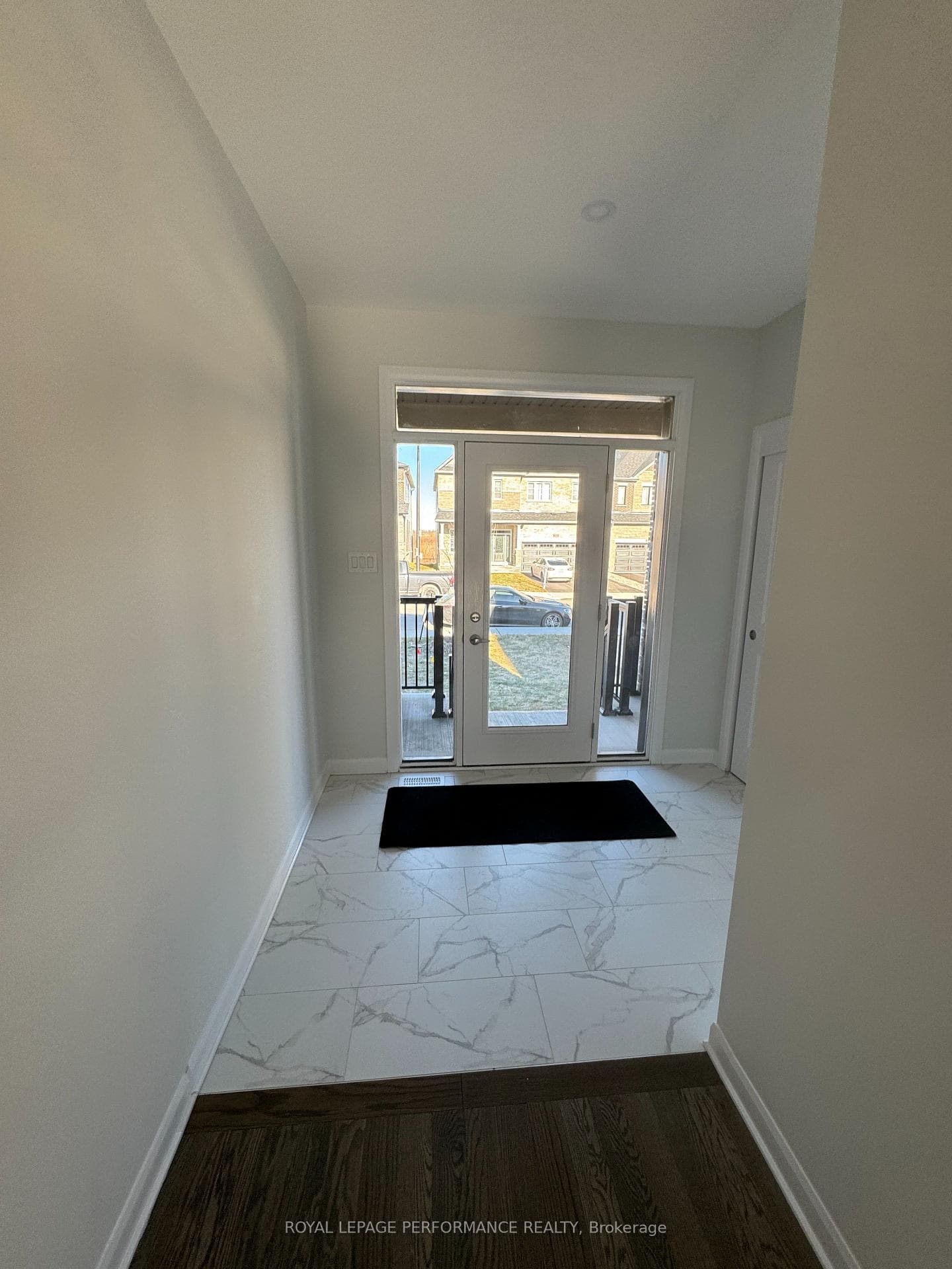 915 LAKERIDGE Drive photo 3