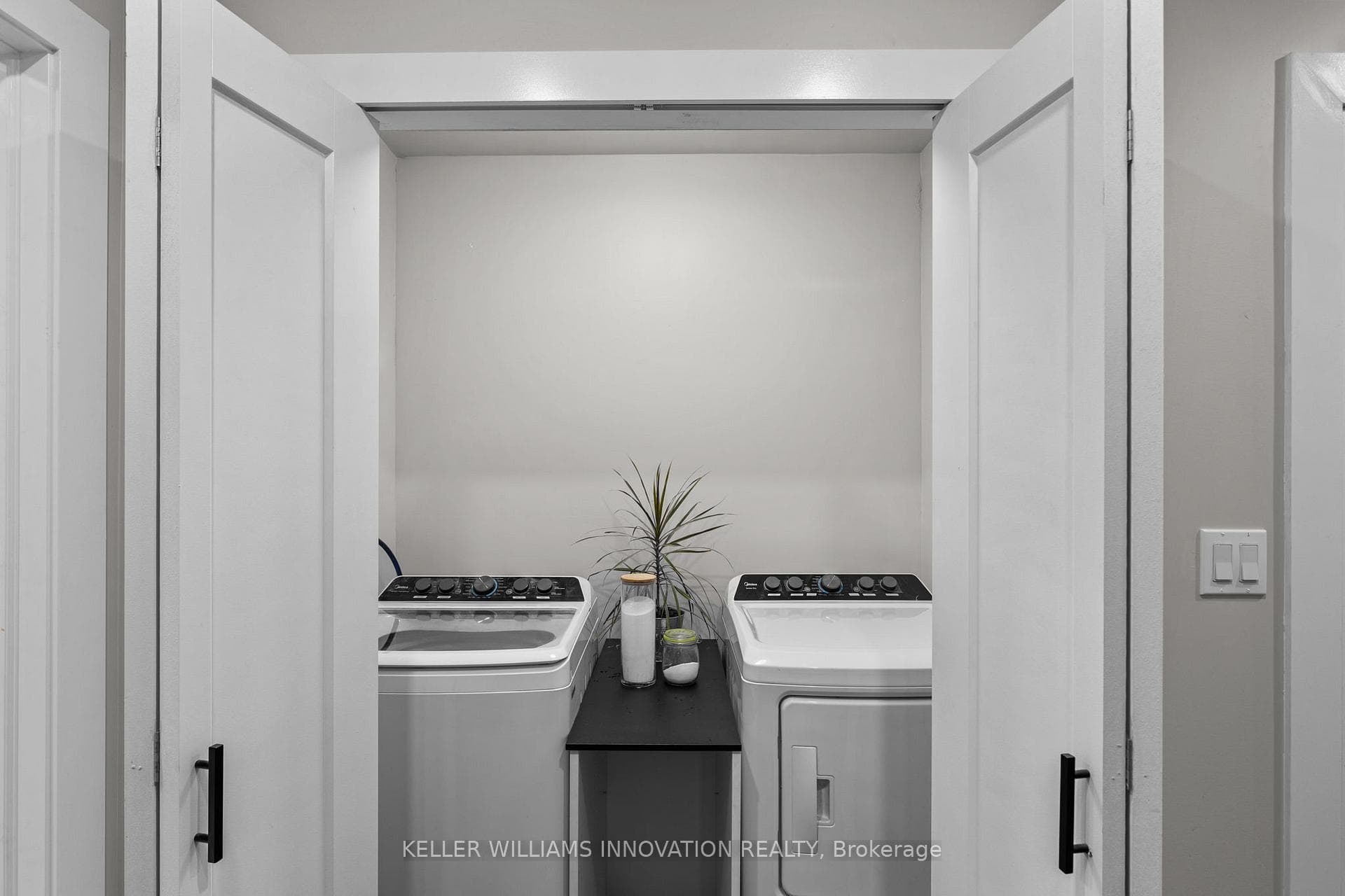127 Paradise Road photo 18