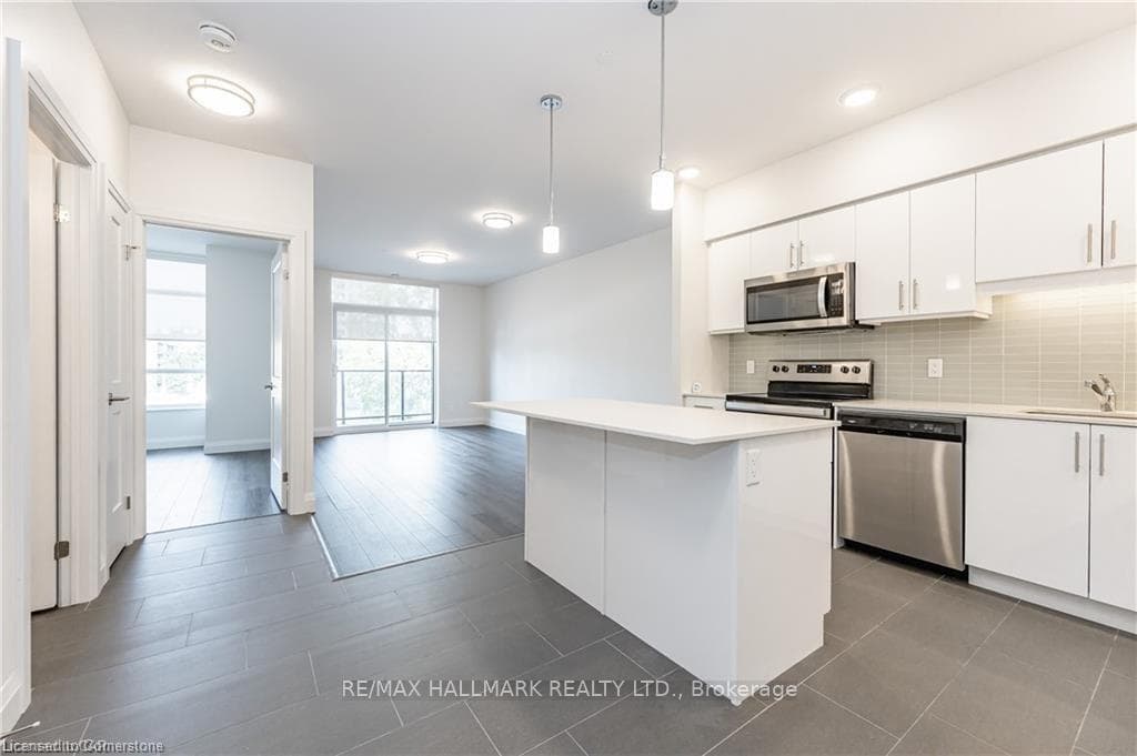 399 Queen Street Unit 414 photo 5