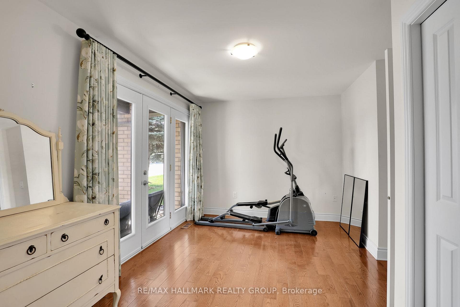 3356 CARLING Avenue photo 6