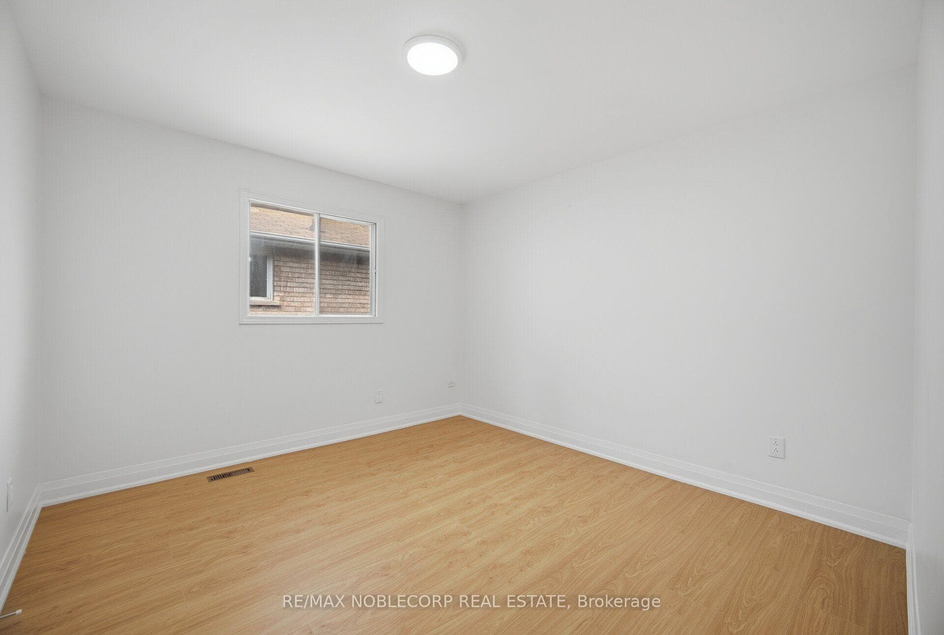 66 Cinrickbar Drive photo 32