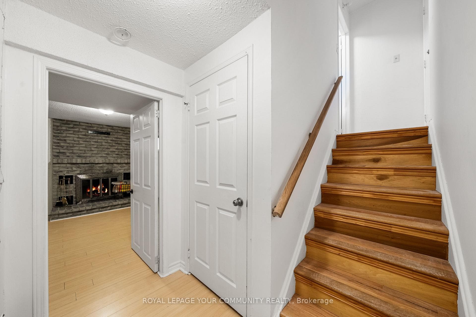 69 Halfmoon Square photo 29