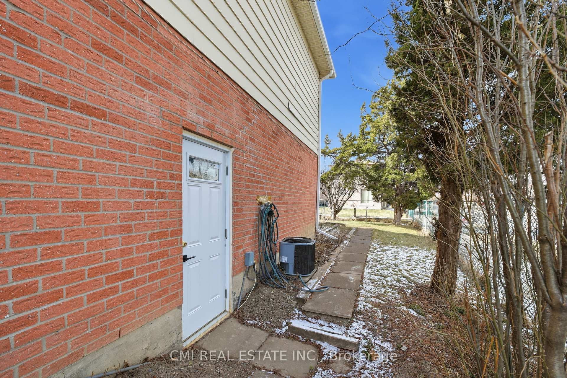 40 Glen Hollow Avenue photo 39