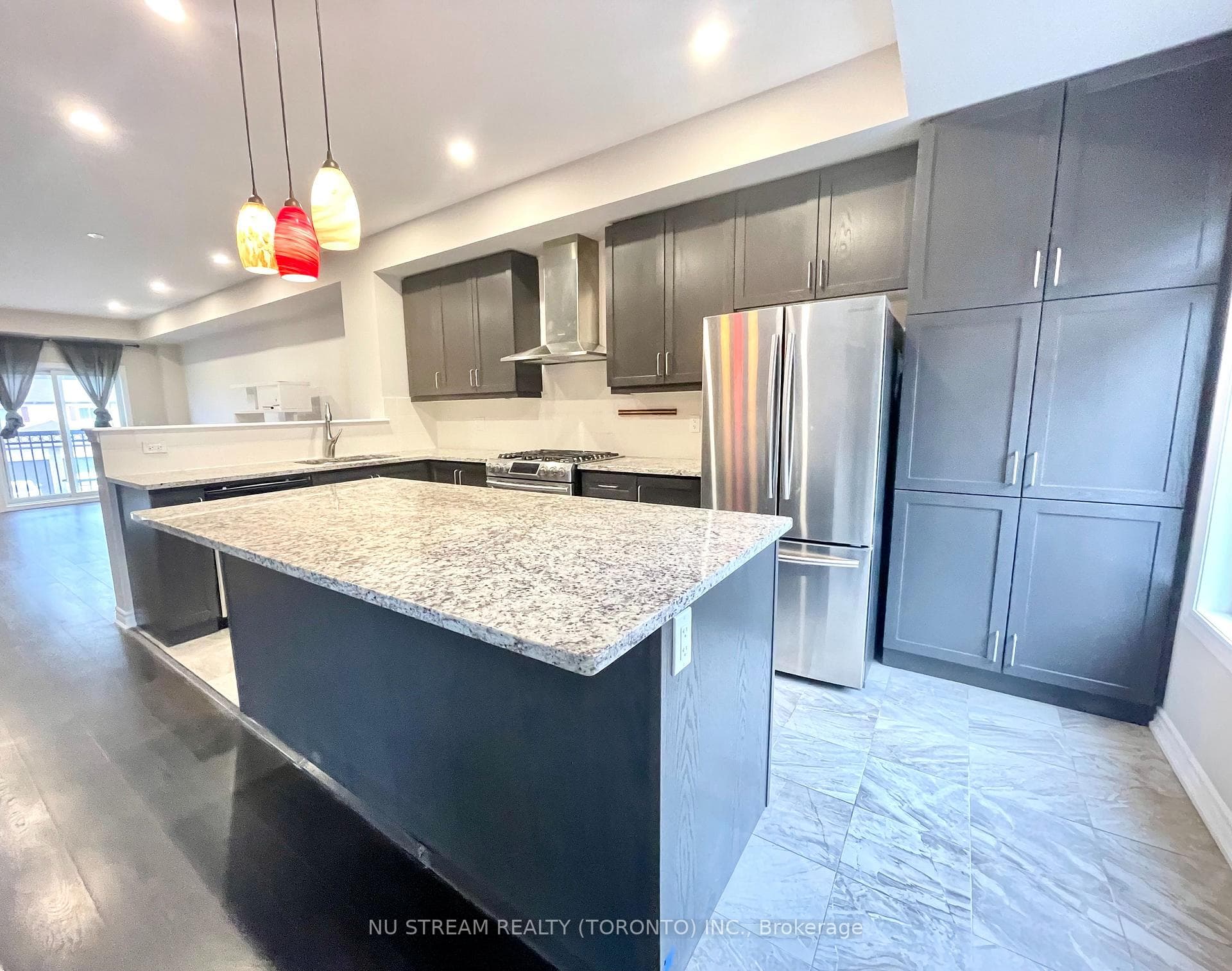 67 Antibes Drive photo 5