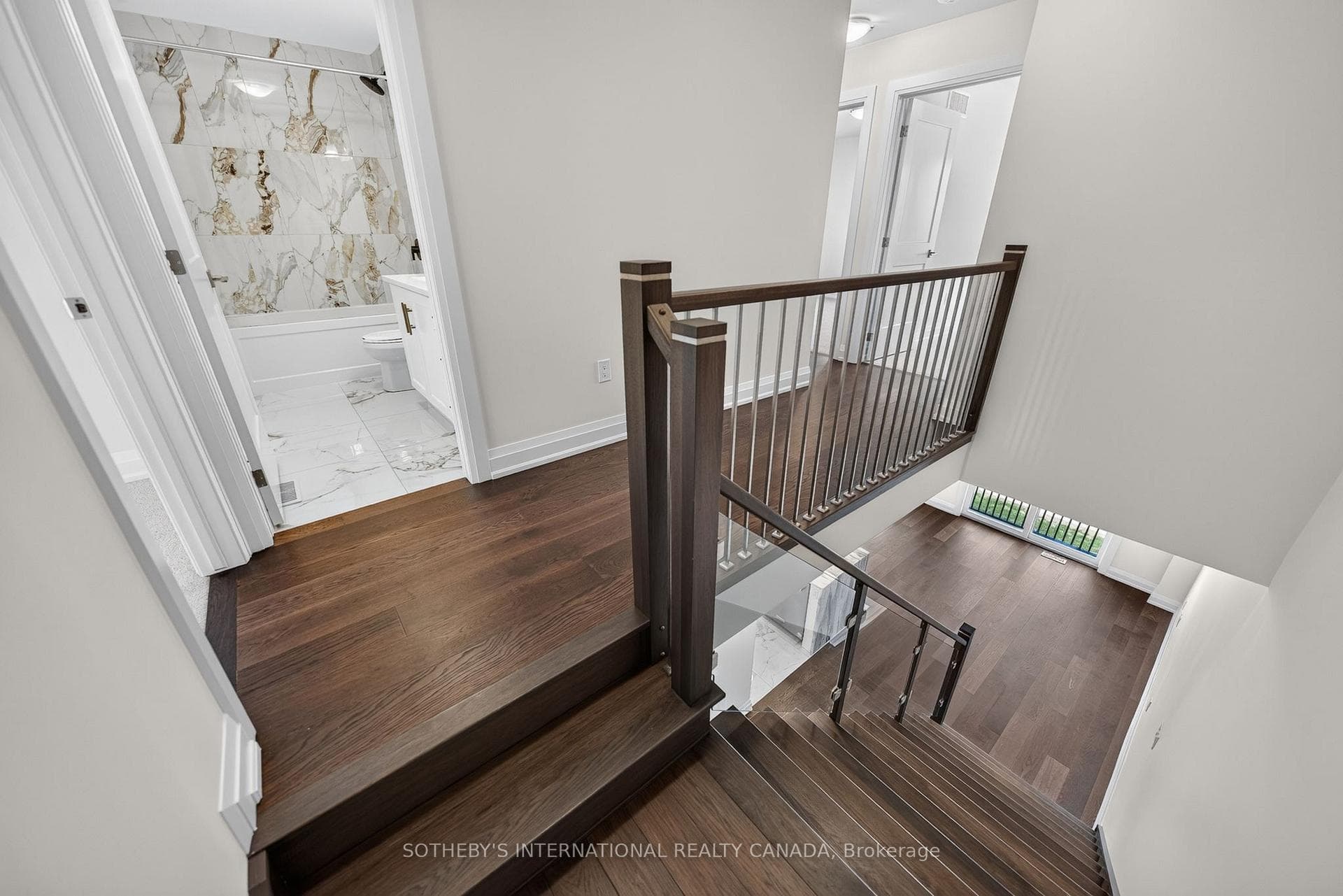 675 Victoria Road Unit 14 photo 11