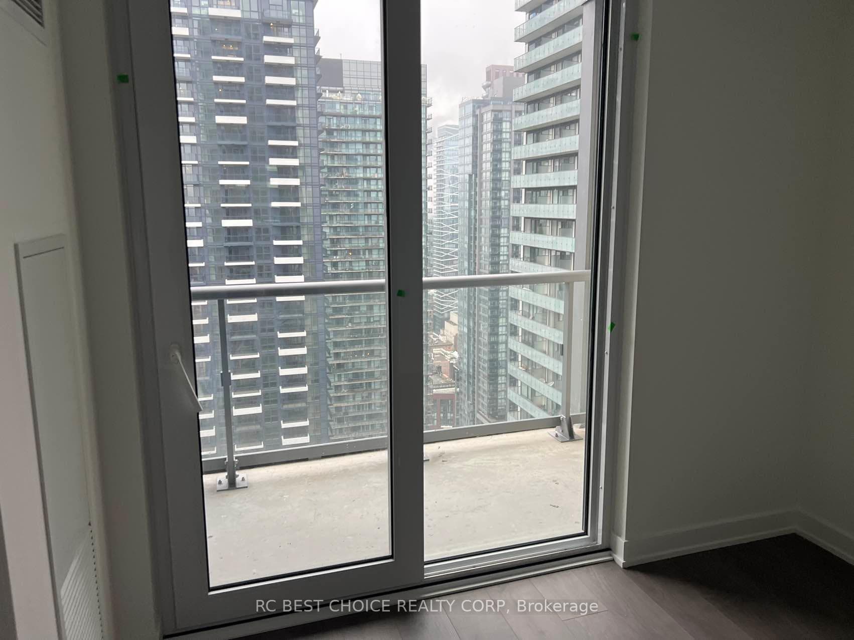 108 Peter (TWO ROOMS) Street Unit 3702 photo 16
