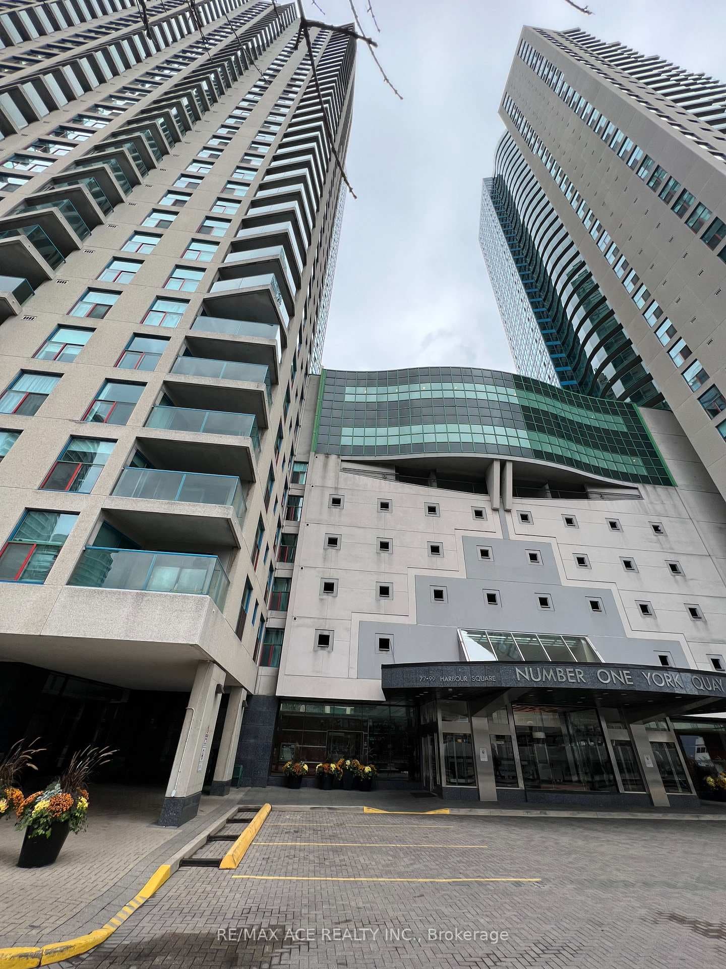 77 Harbour Square Unit 2902 photo 4