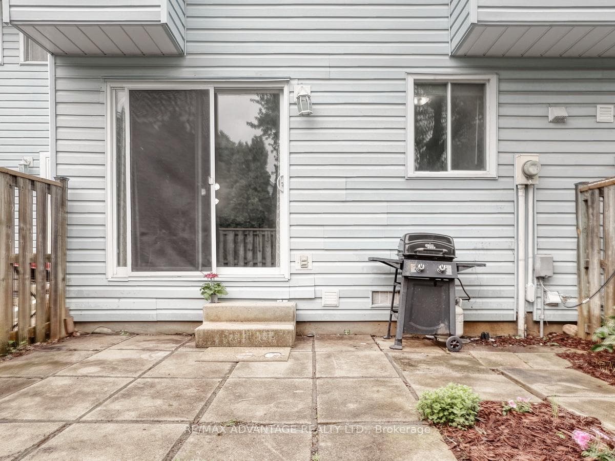 132 Monmore Road photo 43