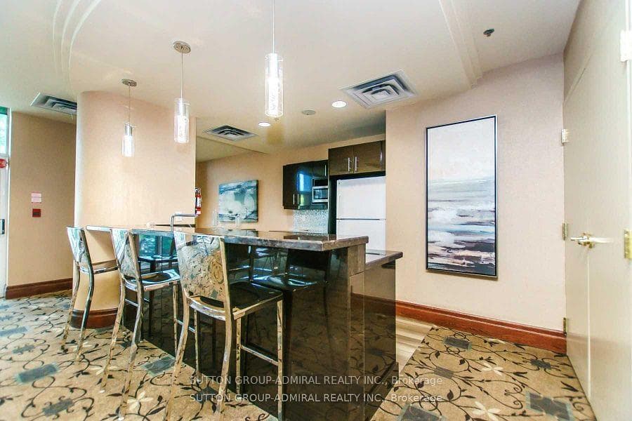 39 Oneida Crescent Unit 211 photo 18