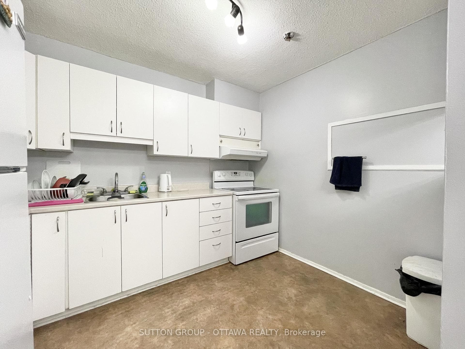 900 Dynes Road Unit 704 photo 8