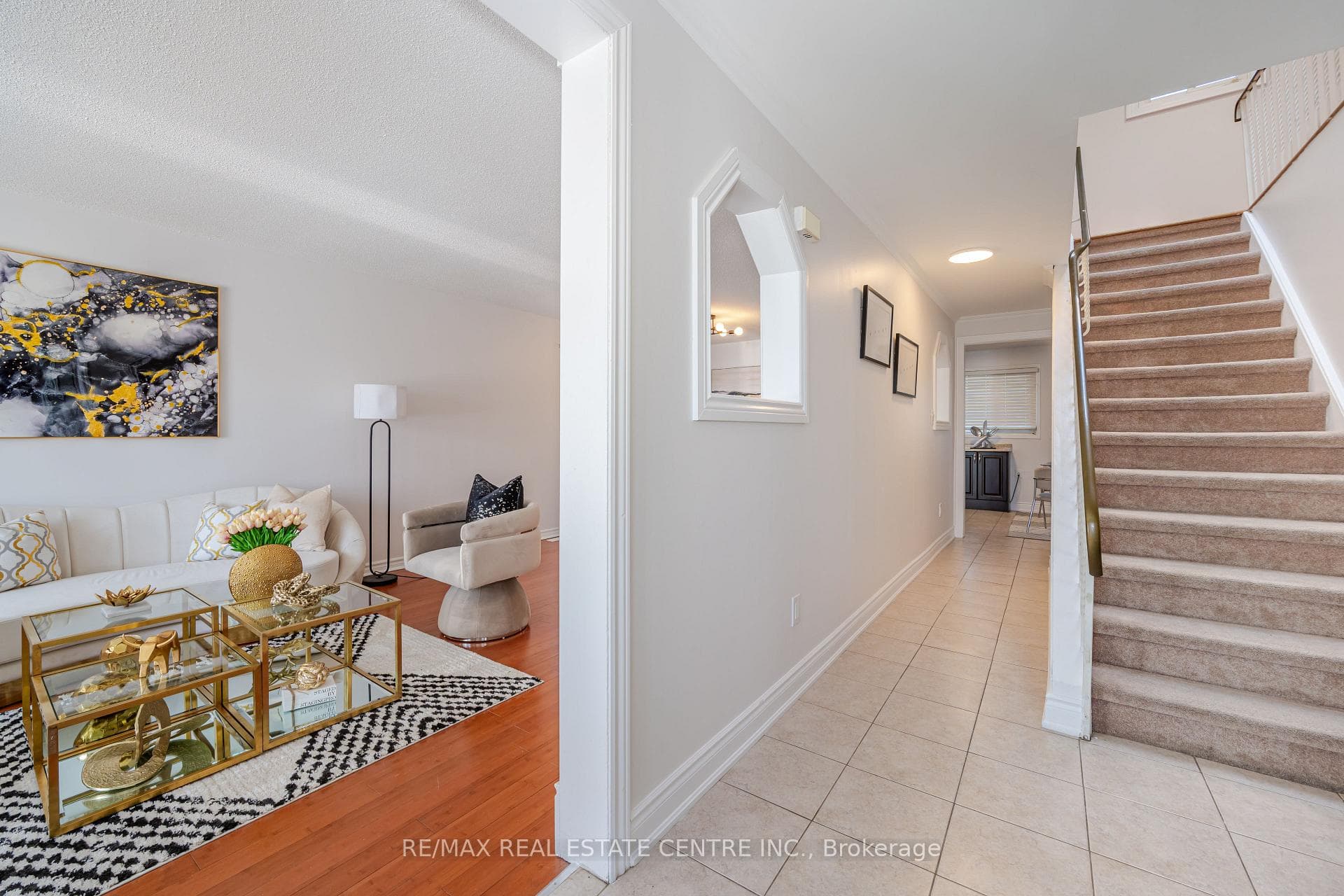 240 Rutherford Road photo 3