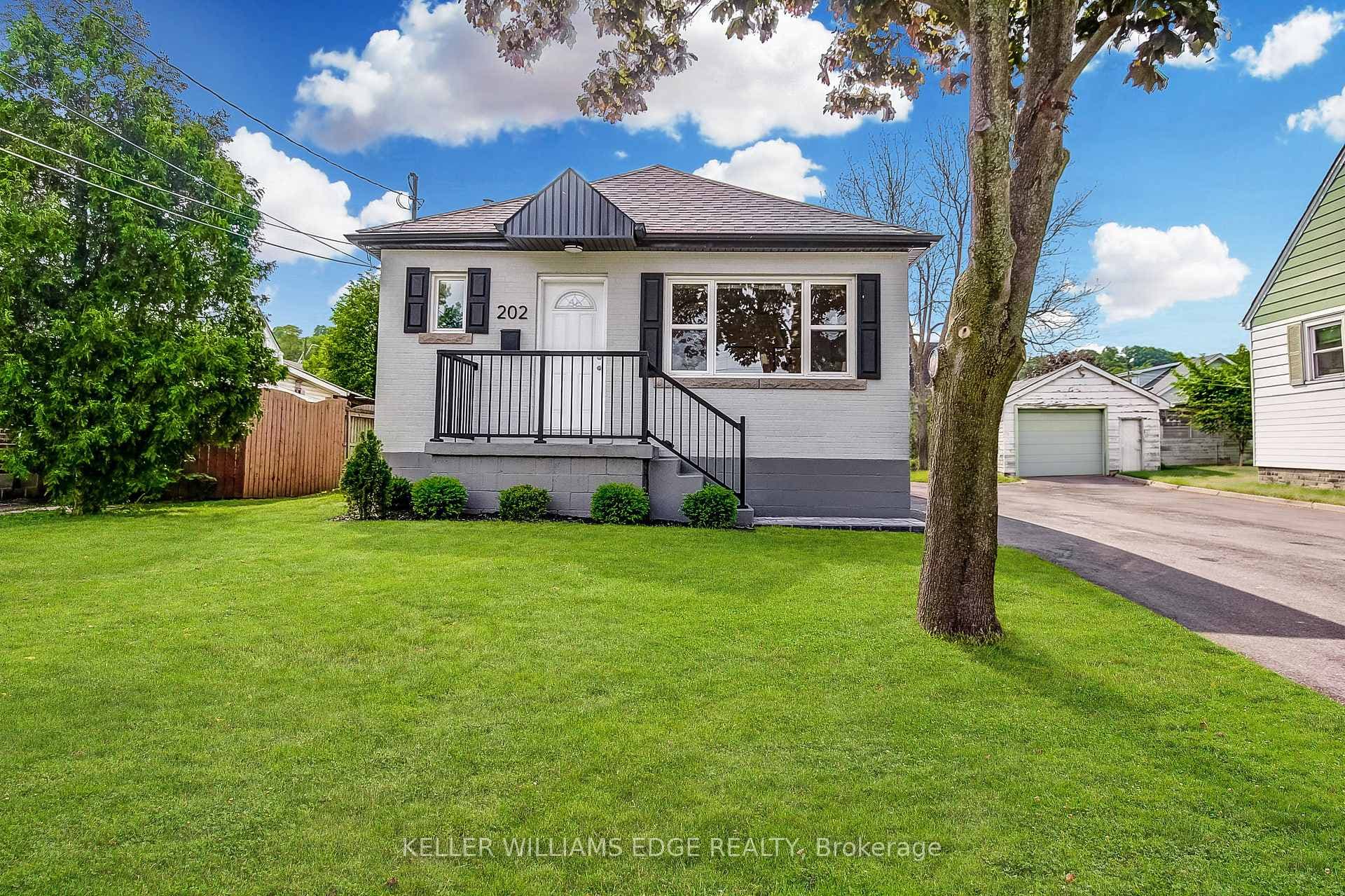 202 Erindale Avenue photo 39