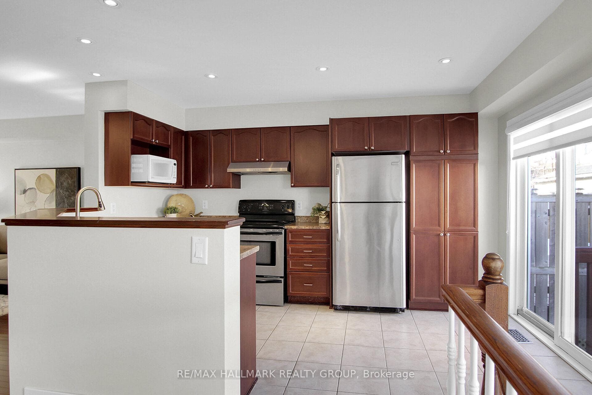 553 Aberfoyle Circle photo 23