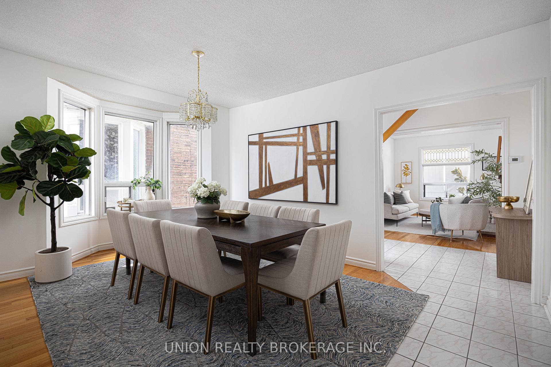 627 Bathurst Street photo 12