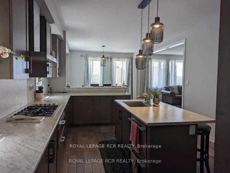 14 Atkinson Crescent photo 5
