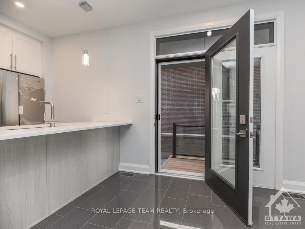 540 COLE Avenue photo 27