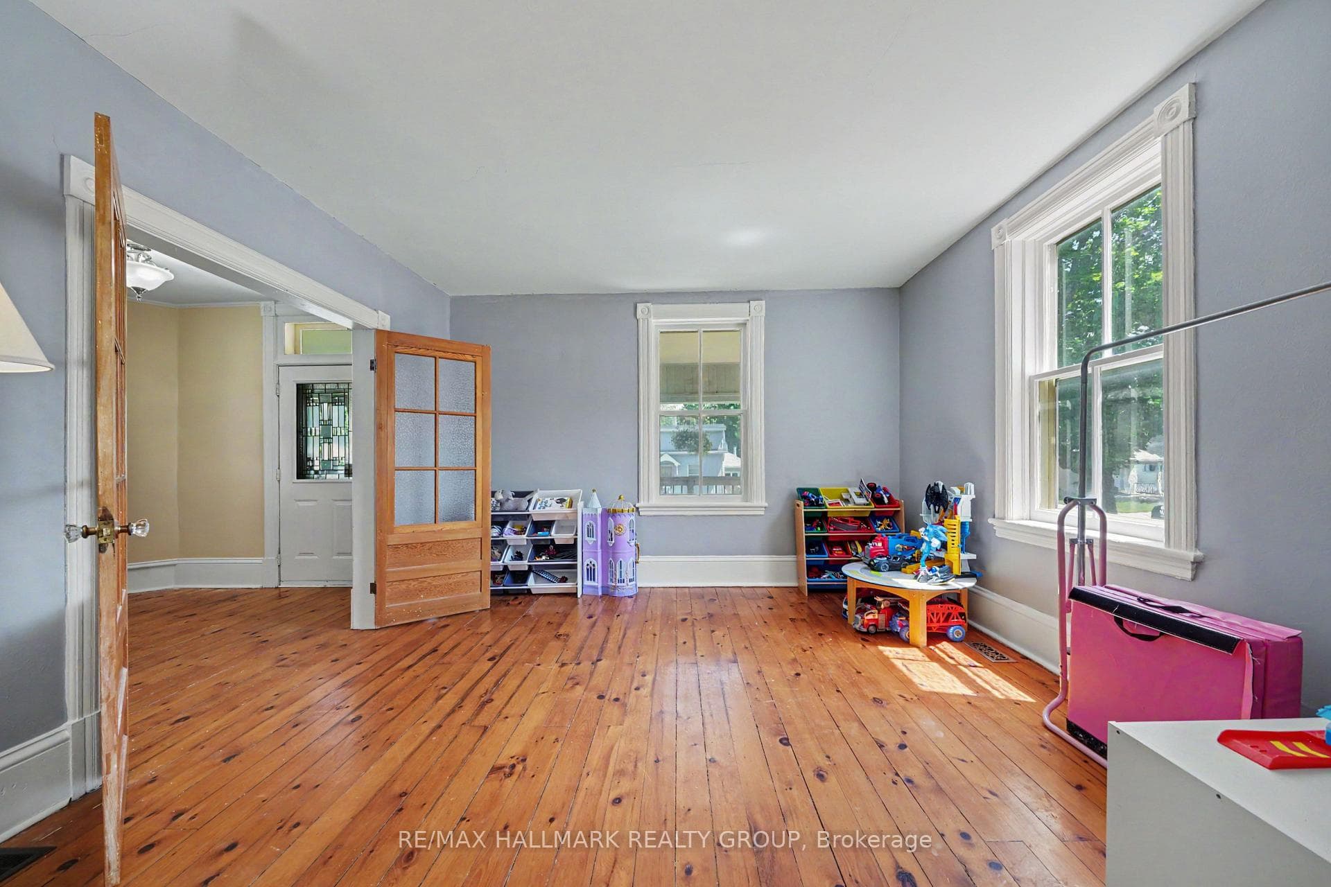 98 Drummond Street photo 11