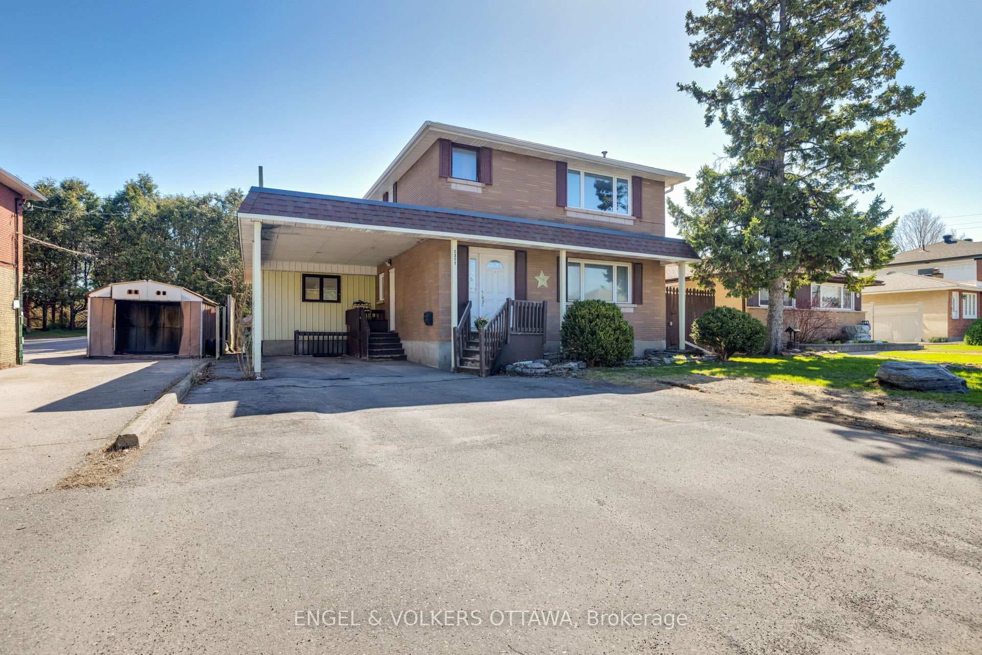 1311 S Avenue photo 2