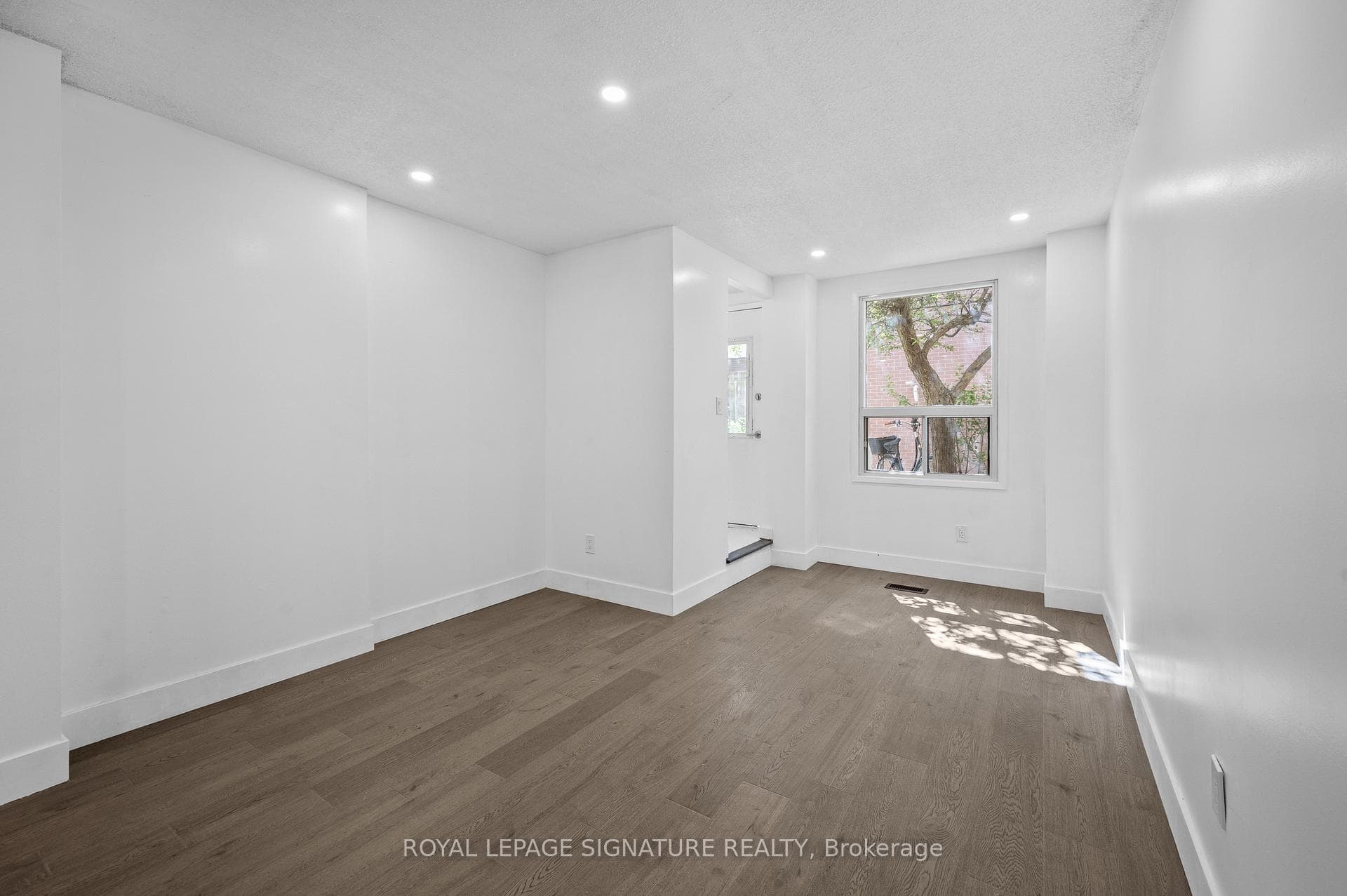 275 Broadview Avenue Unit 92 photo 8