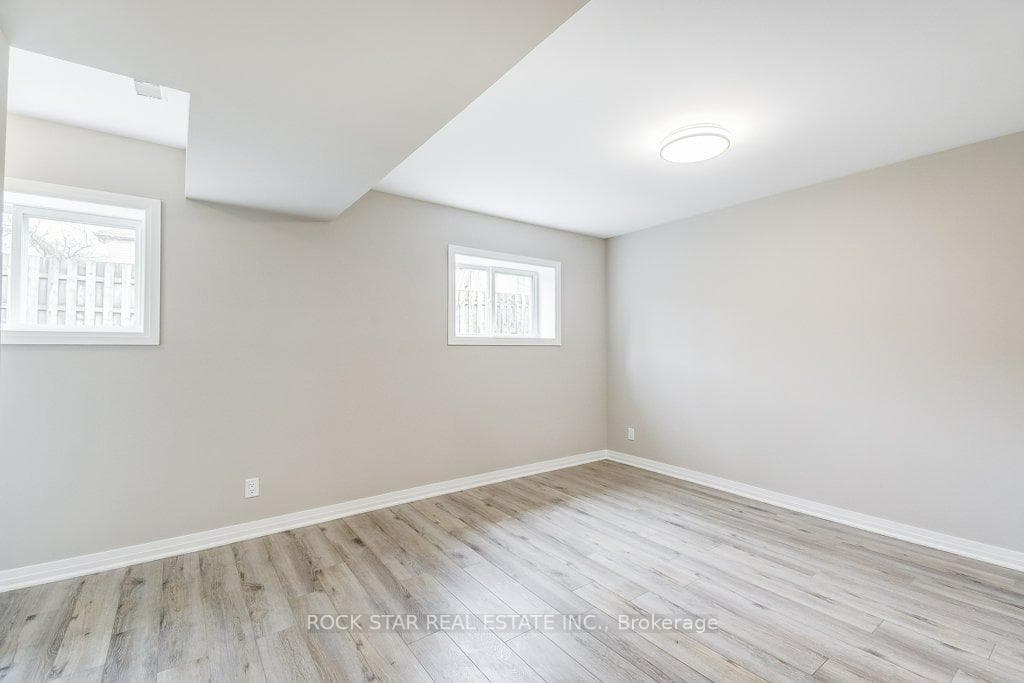 545 Trico Drive photo 33