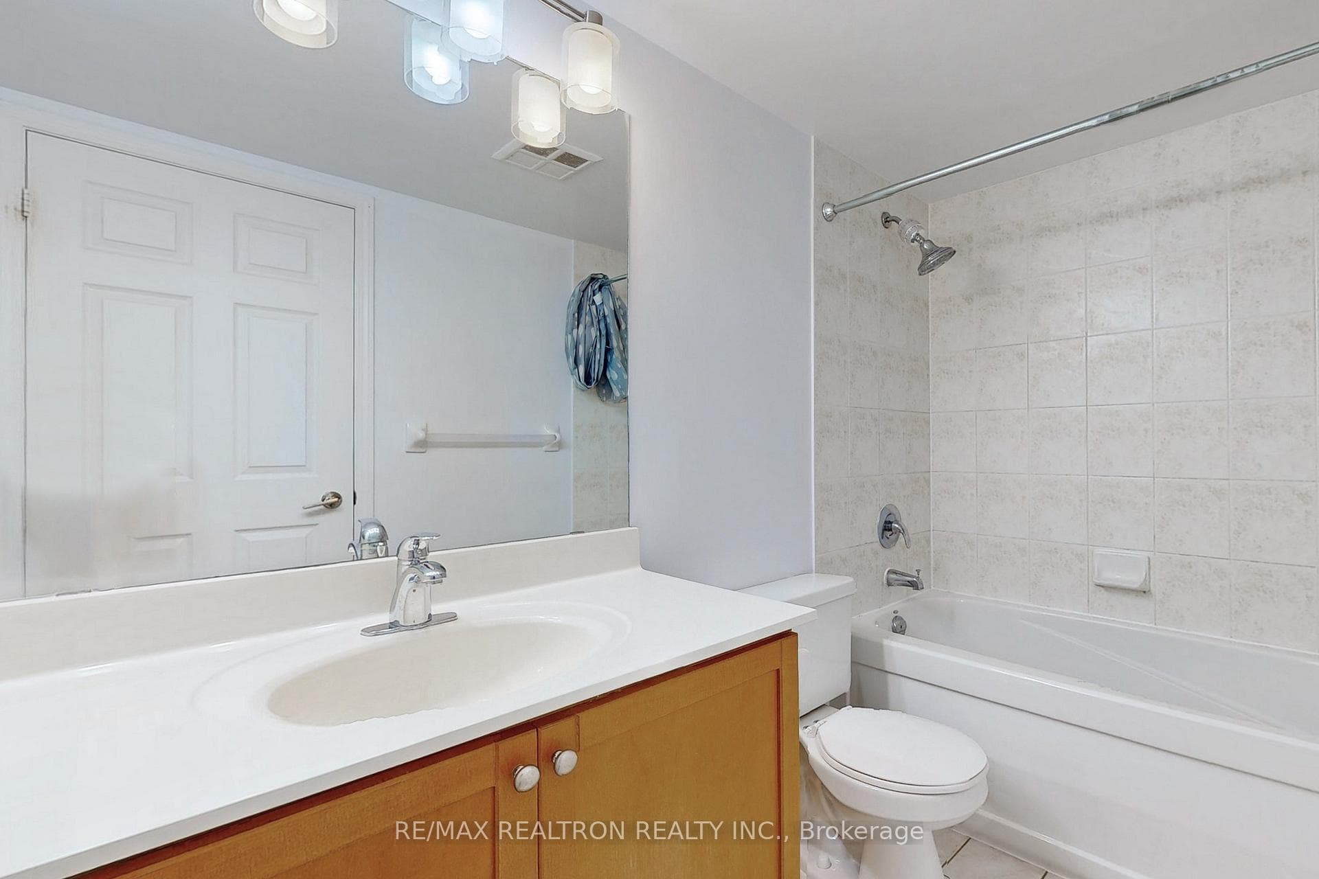 83 Borough Drive Unit 915 photo 13
