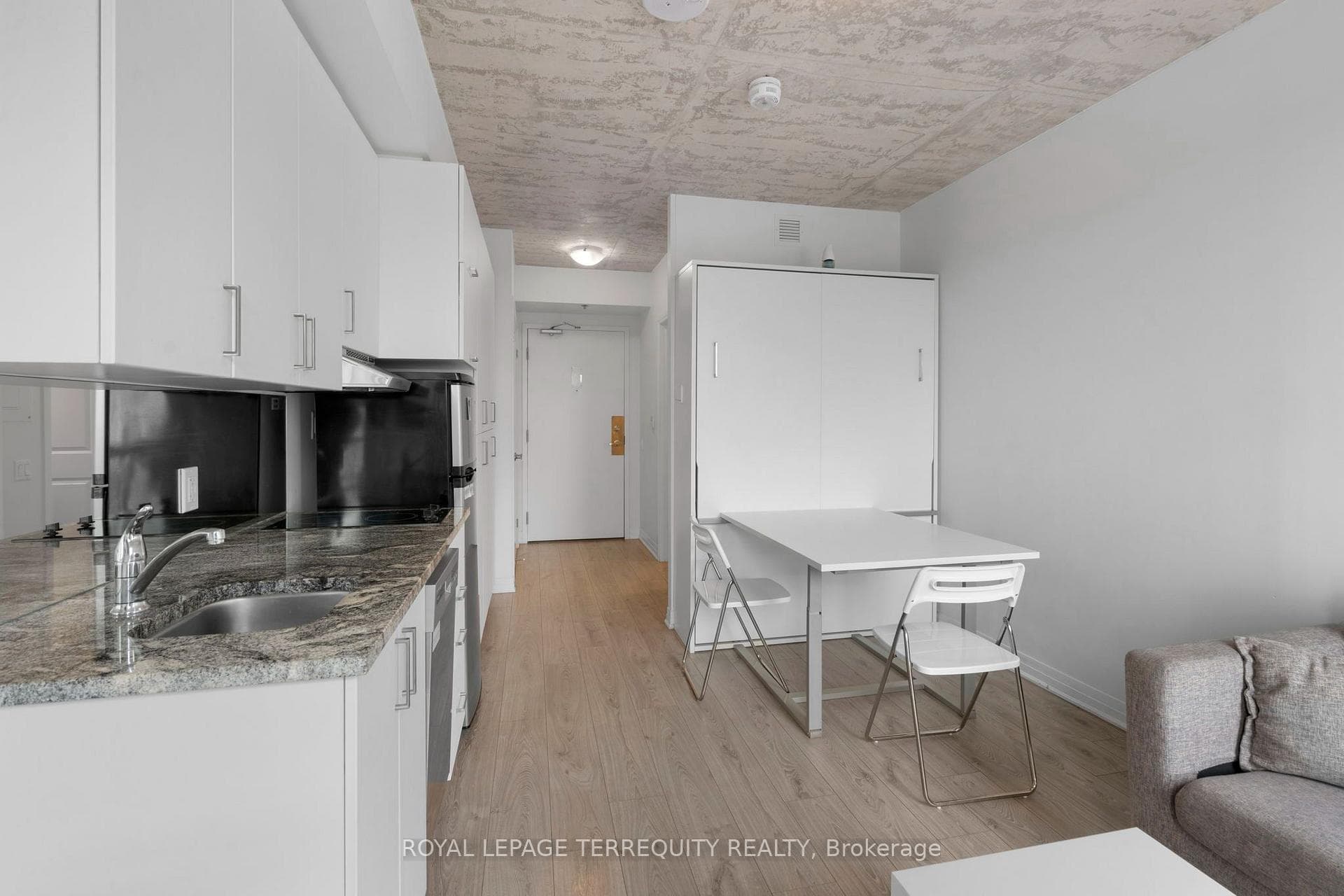 1900 Simcoe Street Unit 703 photo 11