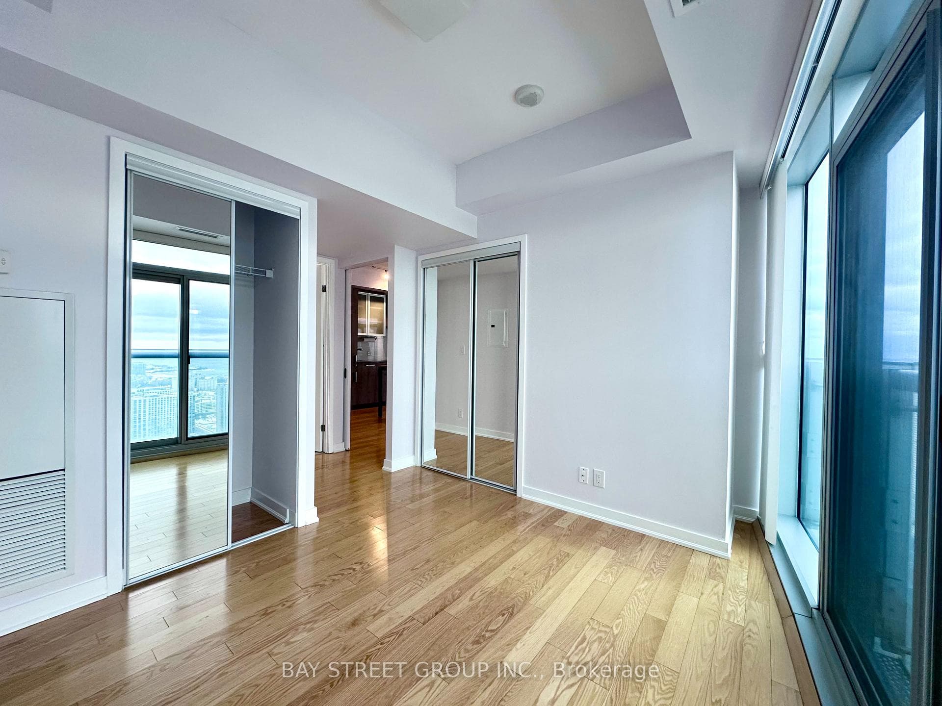 12 York Street Unit 3704 photo 11