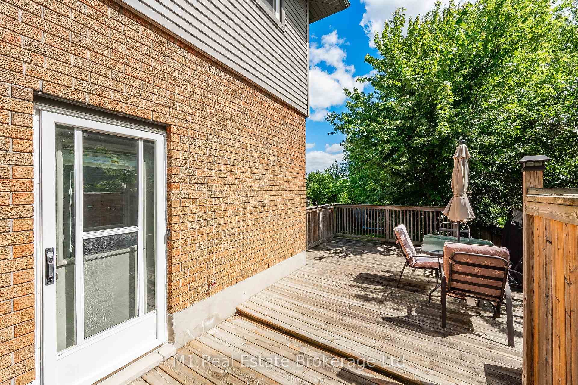 29 WILSON Crescent photo 32
