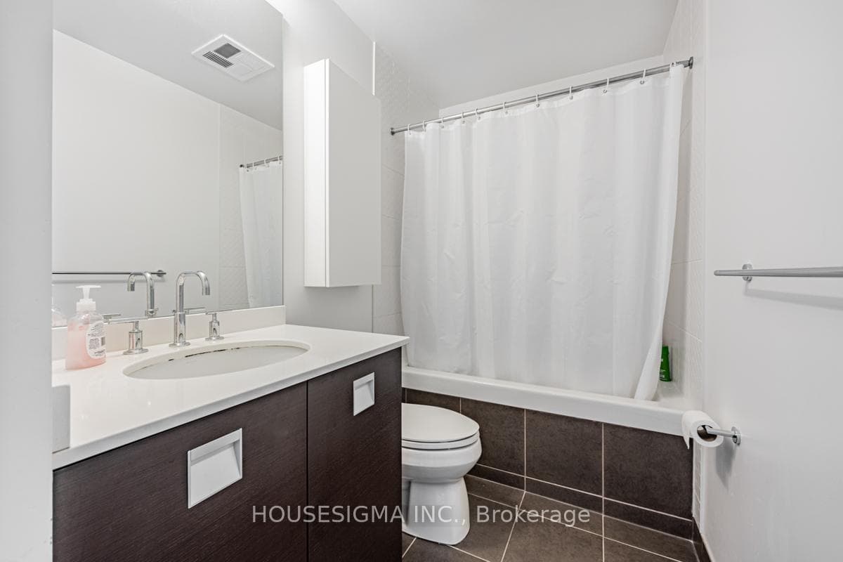 33 Charles Street Unit 2106 photo 6