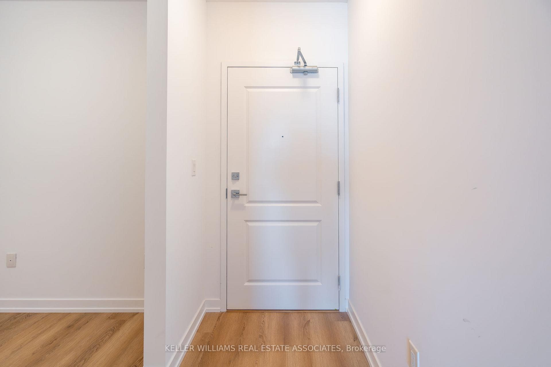 470 Dundas Street Unit 706 photo 12