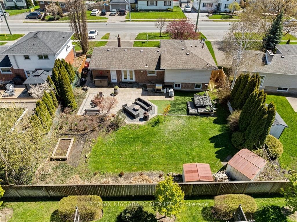 227 Lakeshore Road photo 28