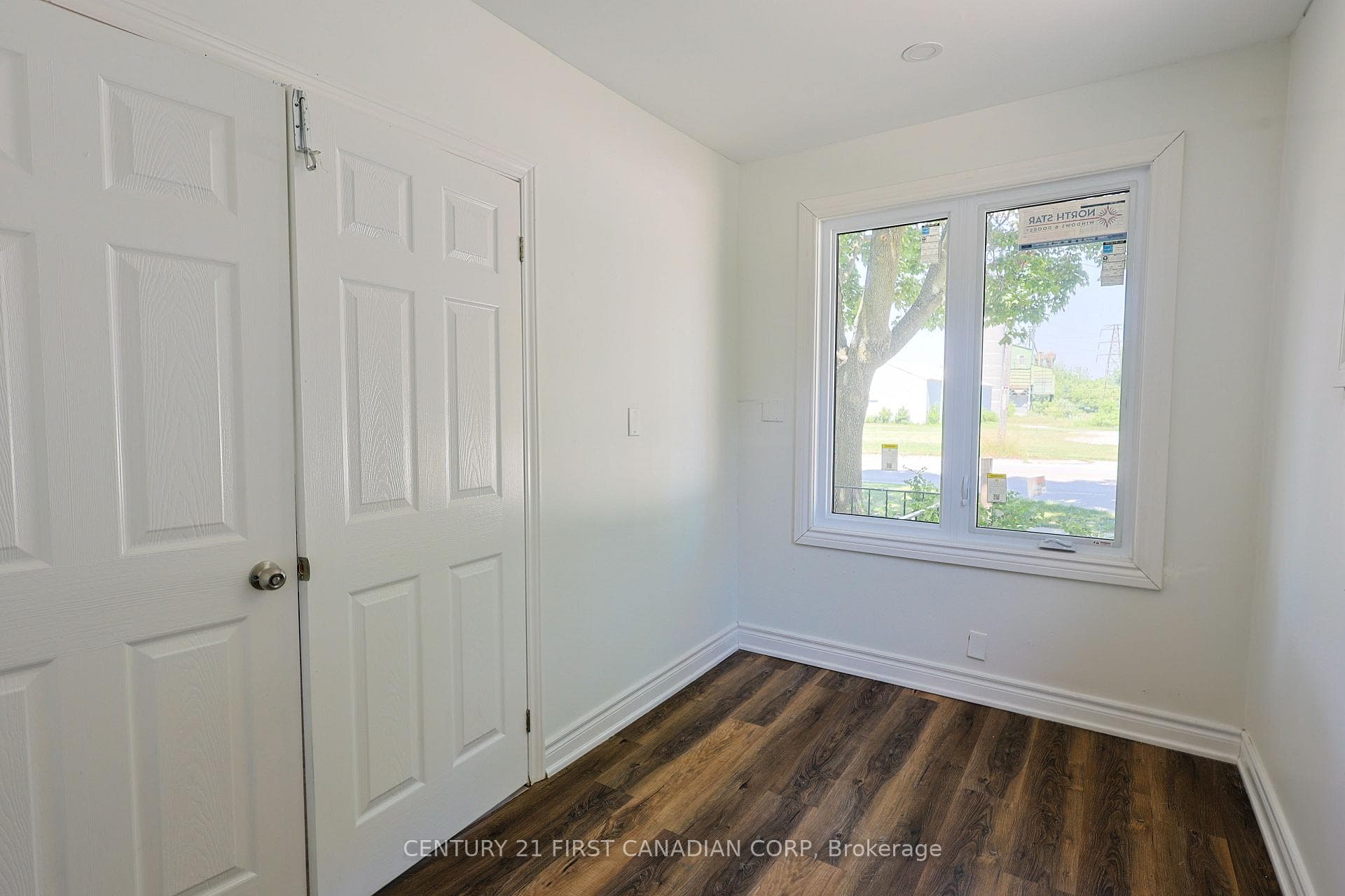 188 Furnival Road photo 27