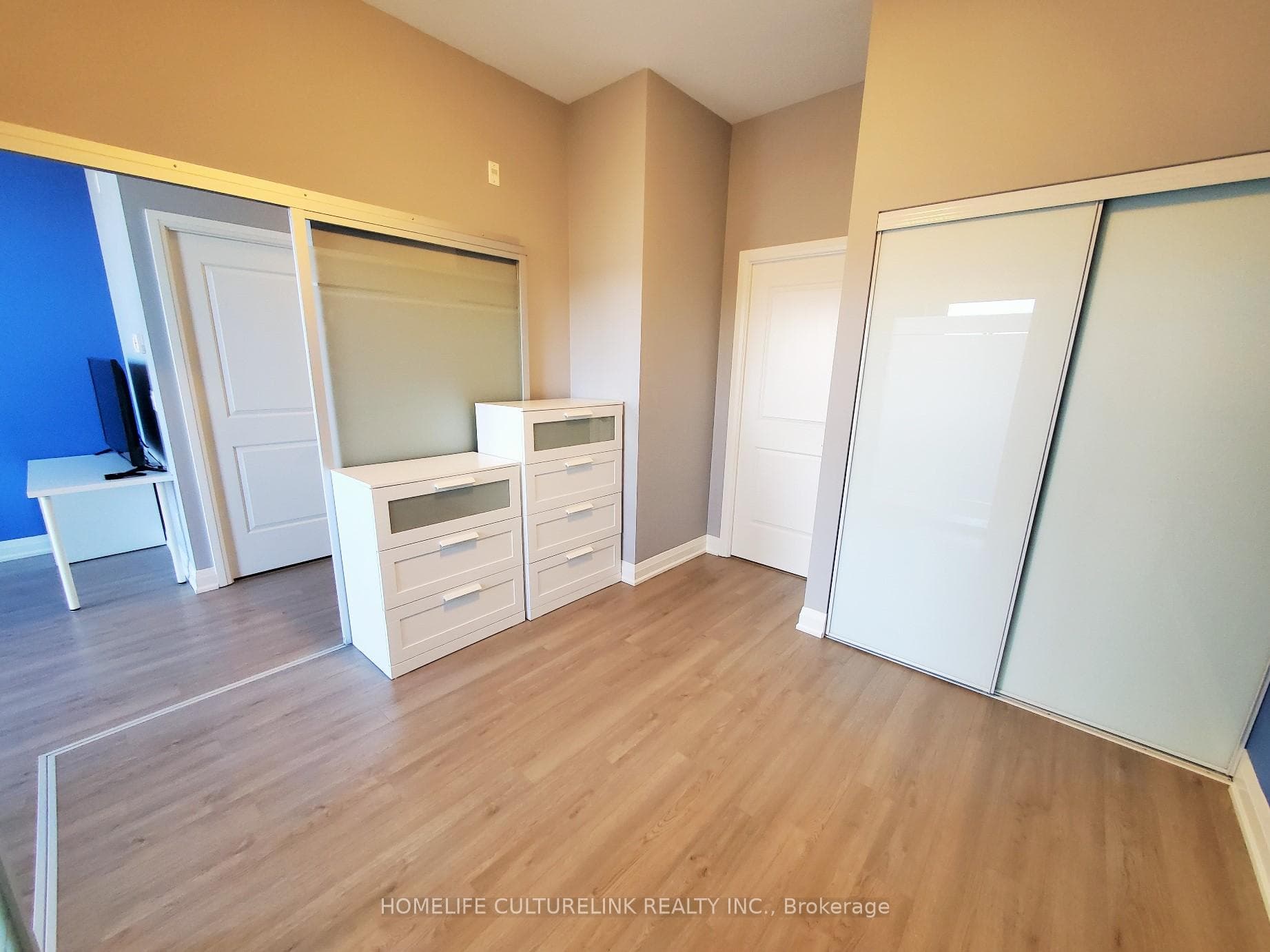 8763 Bayview Avenue Unit 827 photo 8