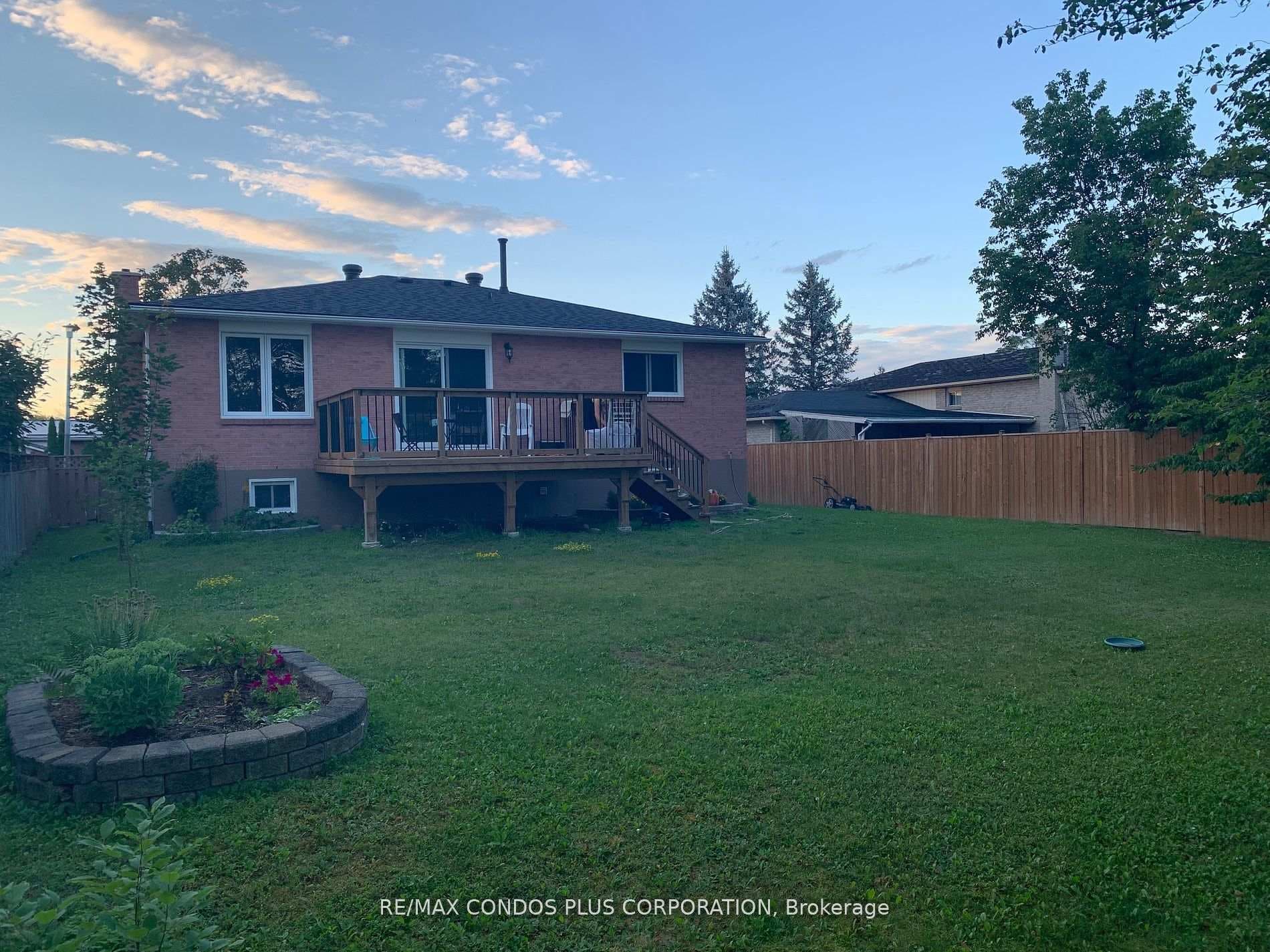 51 Sandy Lane photo 28
