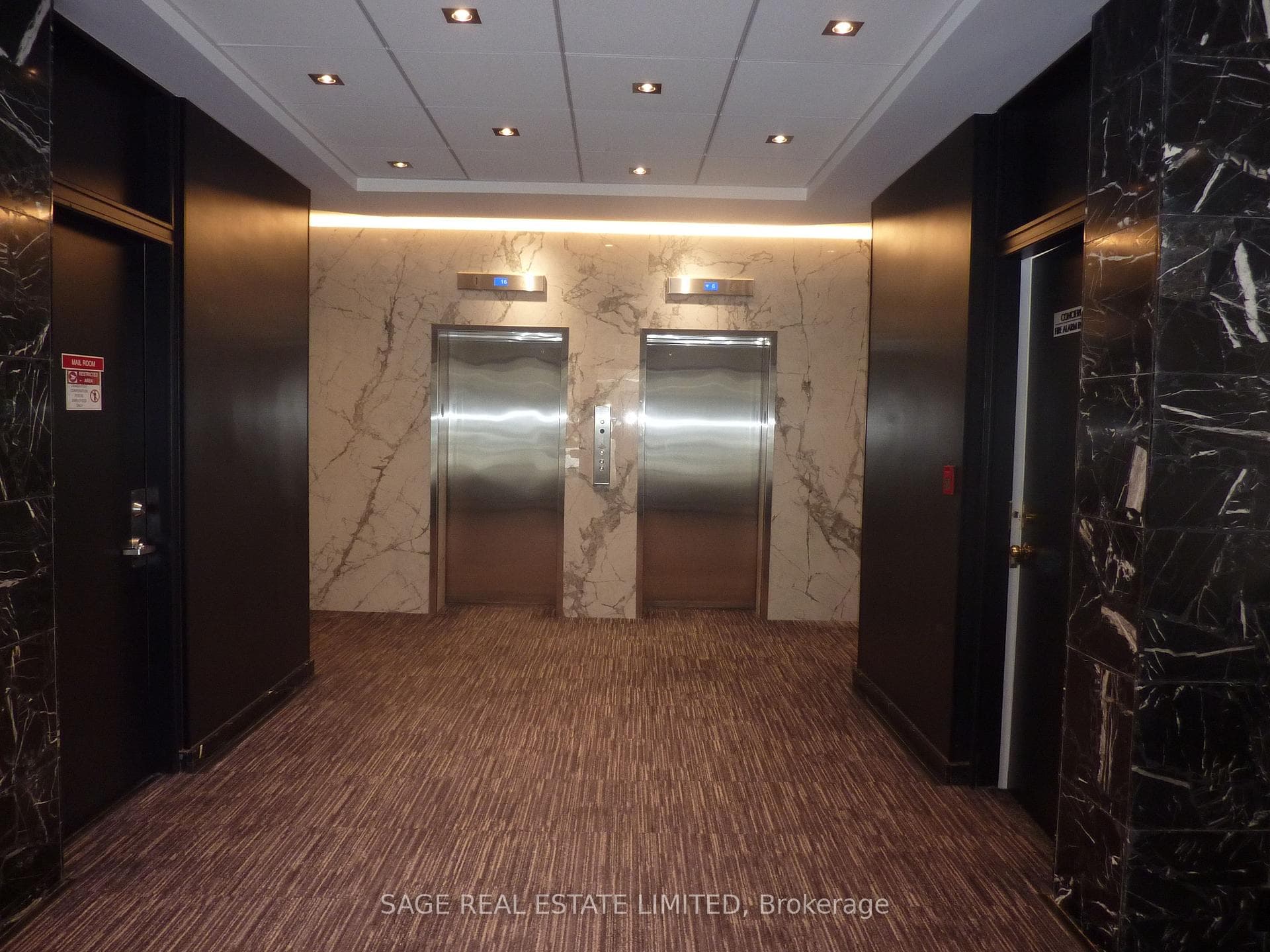 9 Deer Park Crescent Unit 1605 photo 3