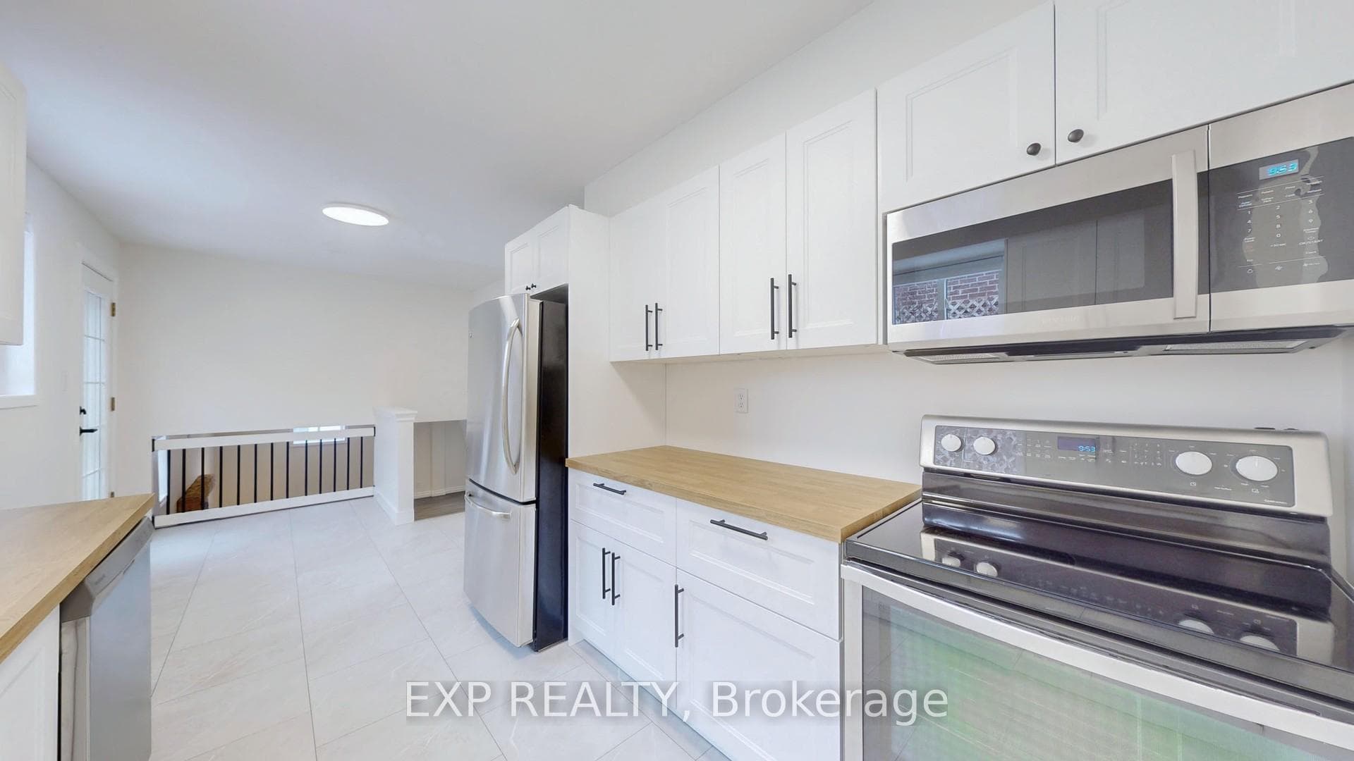 11 Avonmore Crescent photo 5